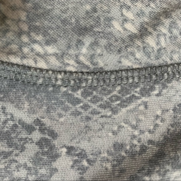 Susan Graver Animal Print Blouse L - Picture 5 of 7